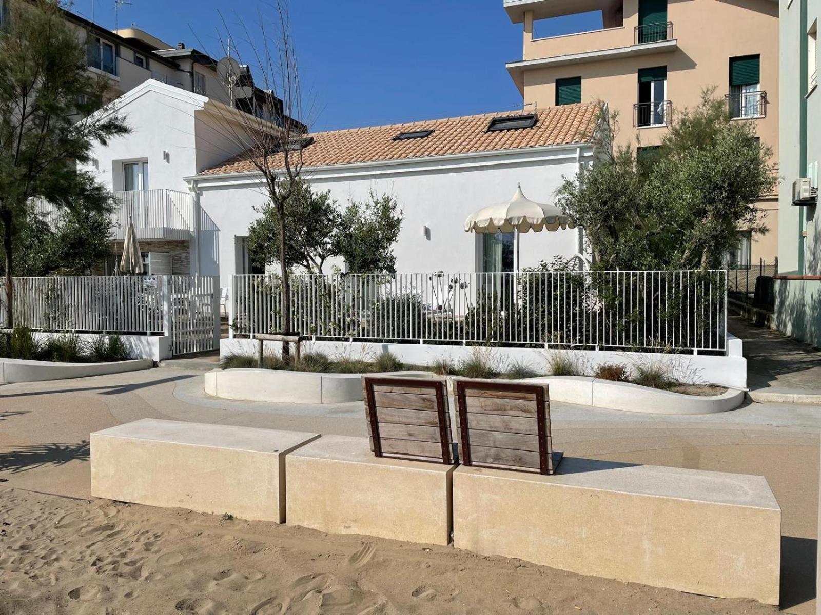 Villa Le Agavi Luxory Beach Surfhouse 벨레지아아지마리나 외부 사진