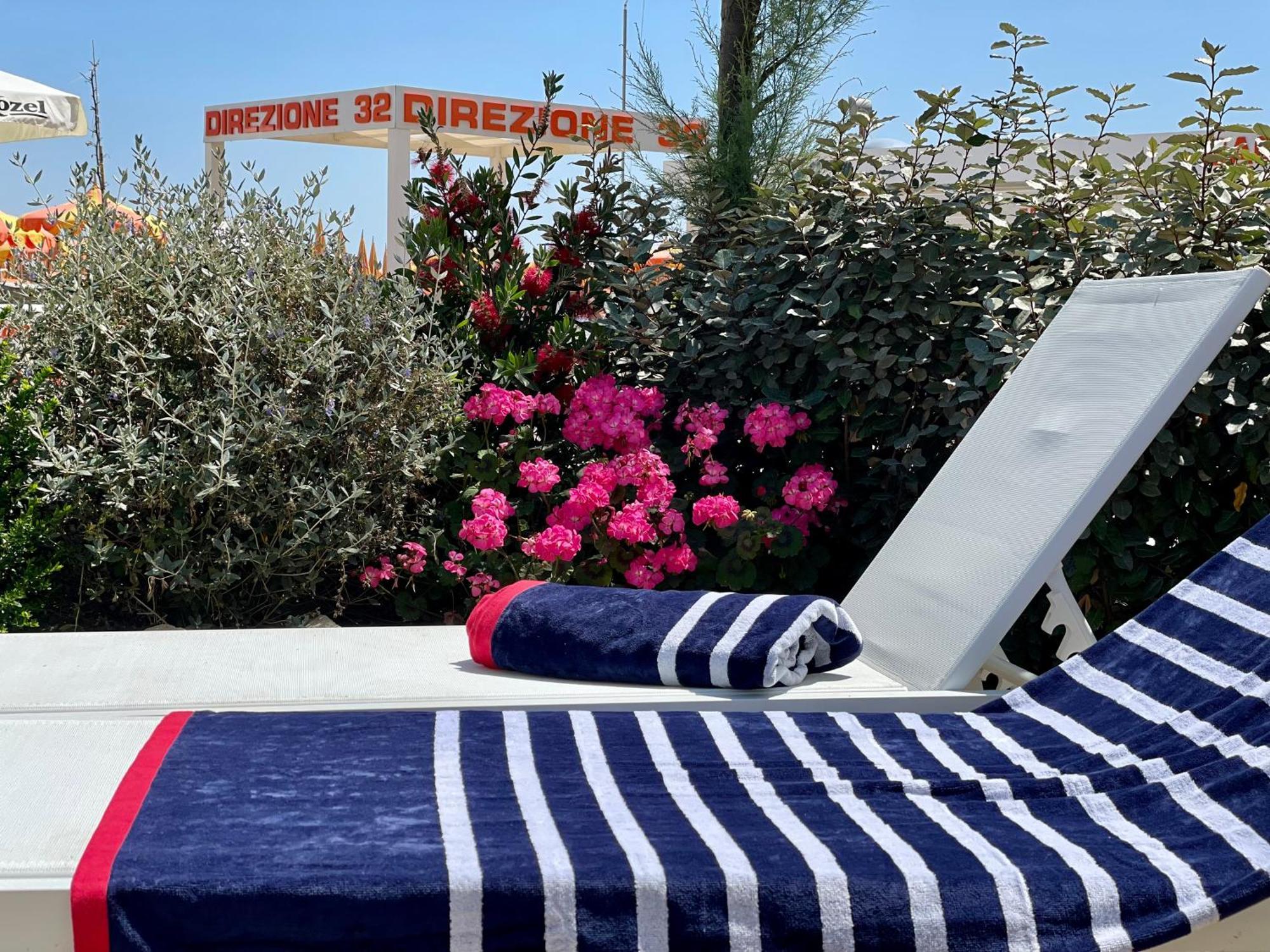 Villa Le Agavi Luxory Beach Surfhouse 벨레지아아지마리나 외부 사진